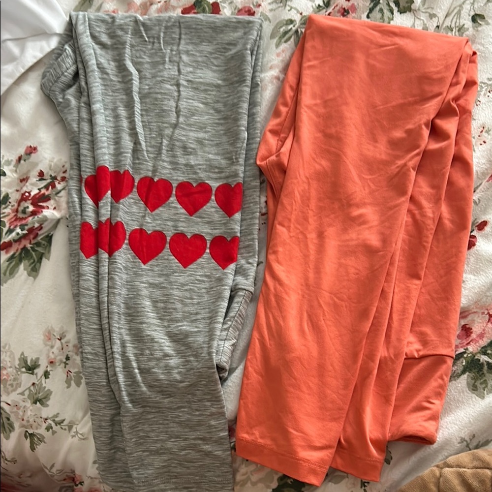 Two pairs of EUC one size Lularoe leggings